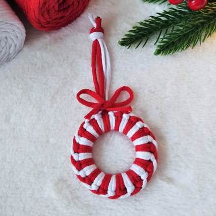 Macramé - vánoční věneček