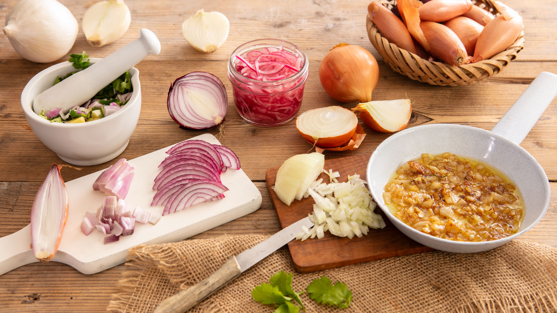 Cibule: Historie, druhy a zdravotní přínos