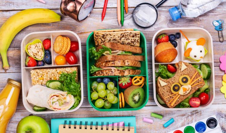 Zdravé a rychlé svačiny pro školáky: Jak udržet děti plné energie po celý školní den