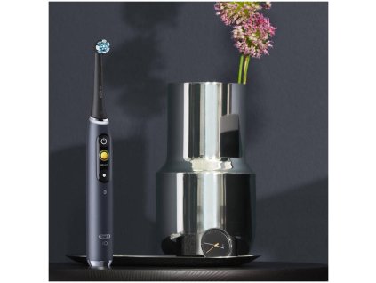 iO9 SERIES BLACK ONYX KARTÁČEK ORAL-B