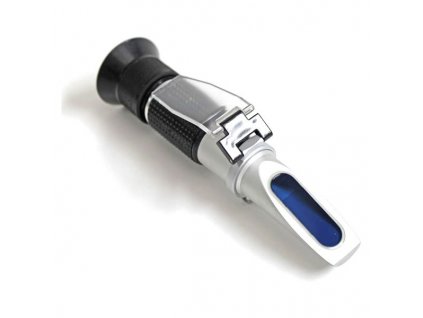 Refraktometr pro měření provozních kapalin v automobilovém průmyslu