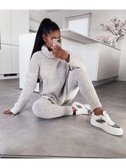 8C9519B2 03EE 42A0 88F5 9DB09DB7BE1A