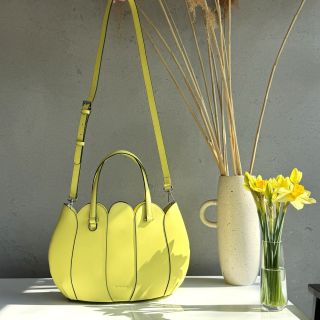 🩷💛Jar klope na dvere, si pripravena? Jar je o nových začiatkoch. 🌿 Prvé slnečné lúče, ľahšie kroky a kabelka, ktorá...