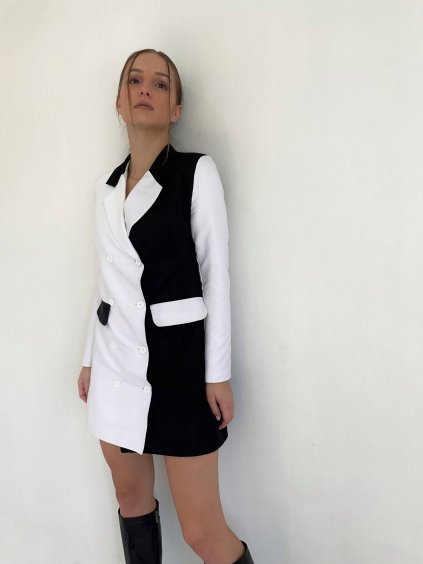 Čierno-biele sakové šaty