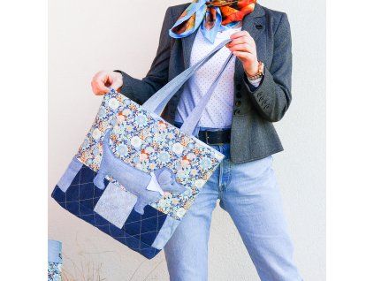 Patchworková kabelka s jezevčíkem - Modrá zahrada