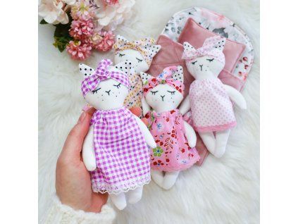 Kočička Mína - více barev