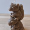 Rodina veverek svíčka 75 g – ručně vyráběná
