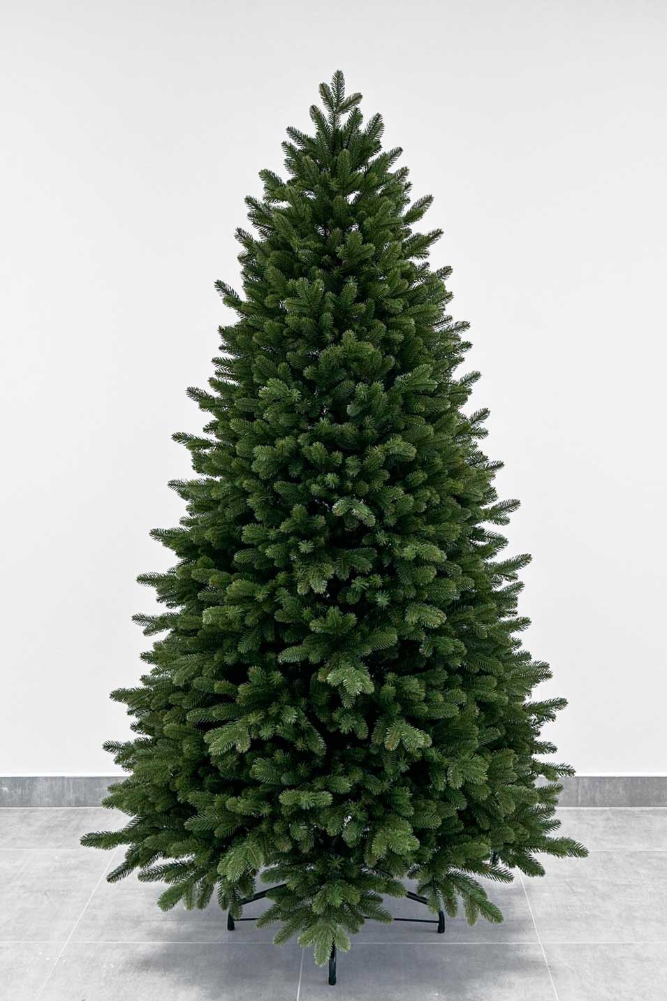 Boli sme nazrieť do výroby našich umelých stromčekov