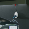 go-e Charger Gemini flex 22 kW – WallBox zavesený na stene vedľa auta