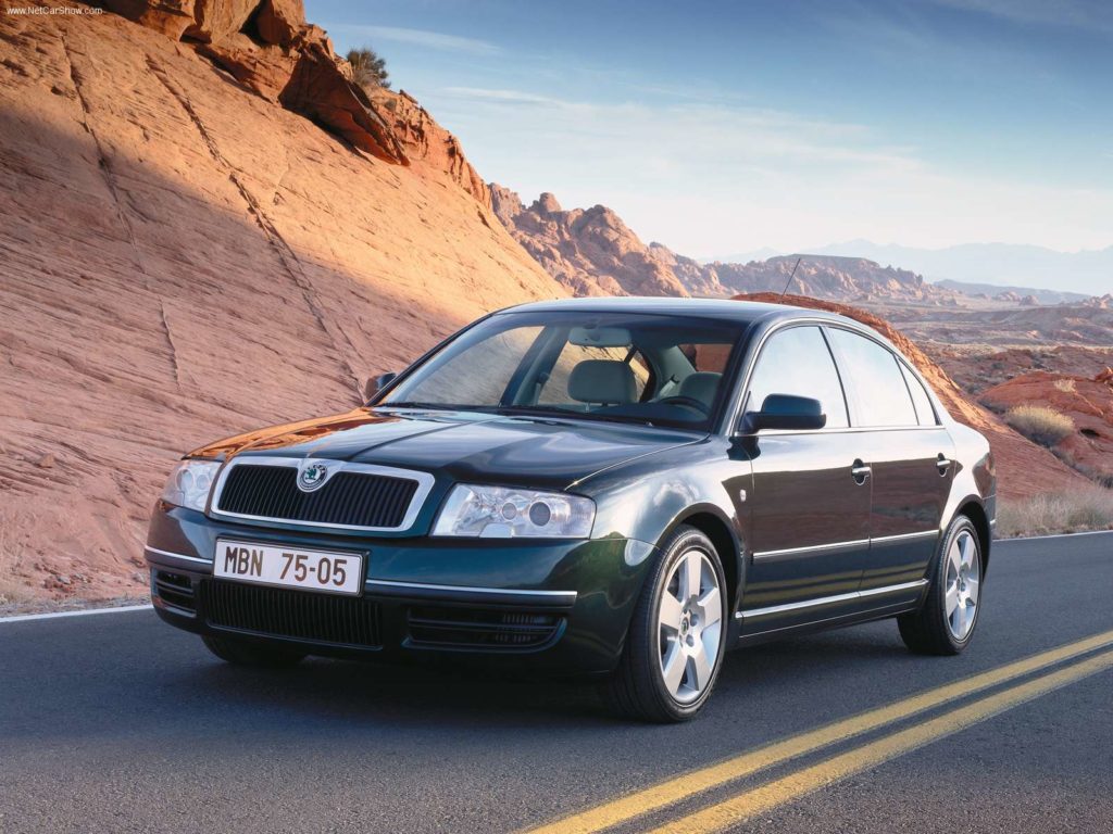 Montáž autorádia do Škoda Superb 1