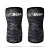 Neoprenová bandáž na koleno Conquer Camo - GymBeam (Balení (g) 1430 g, Velikost XL, Barva multicolor)