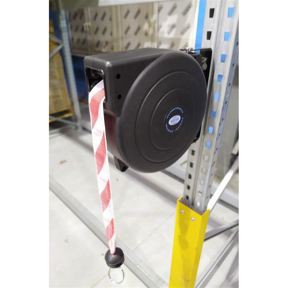 Nástěnná kazeta s výstražnou páskou 20 m Název: kazeta s černožlutým pásem a magnetickým protikusem