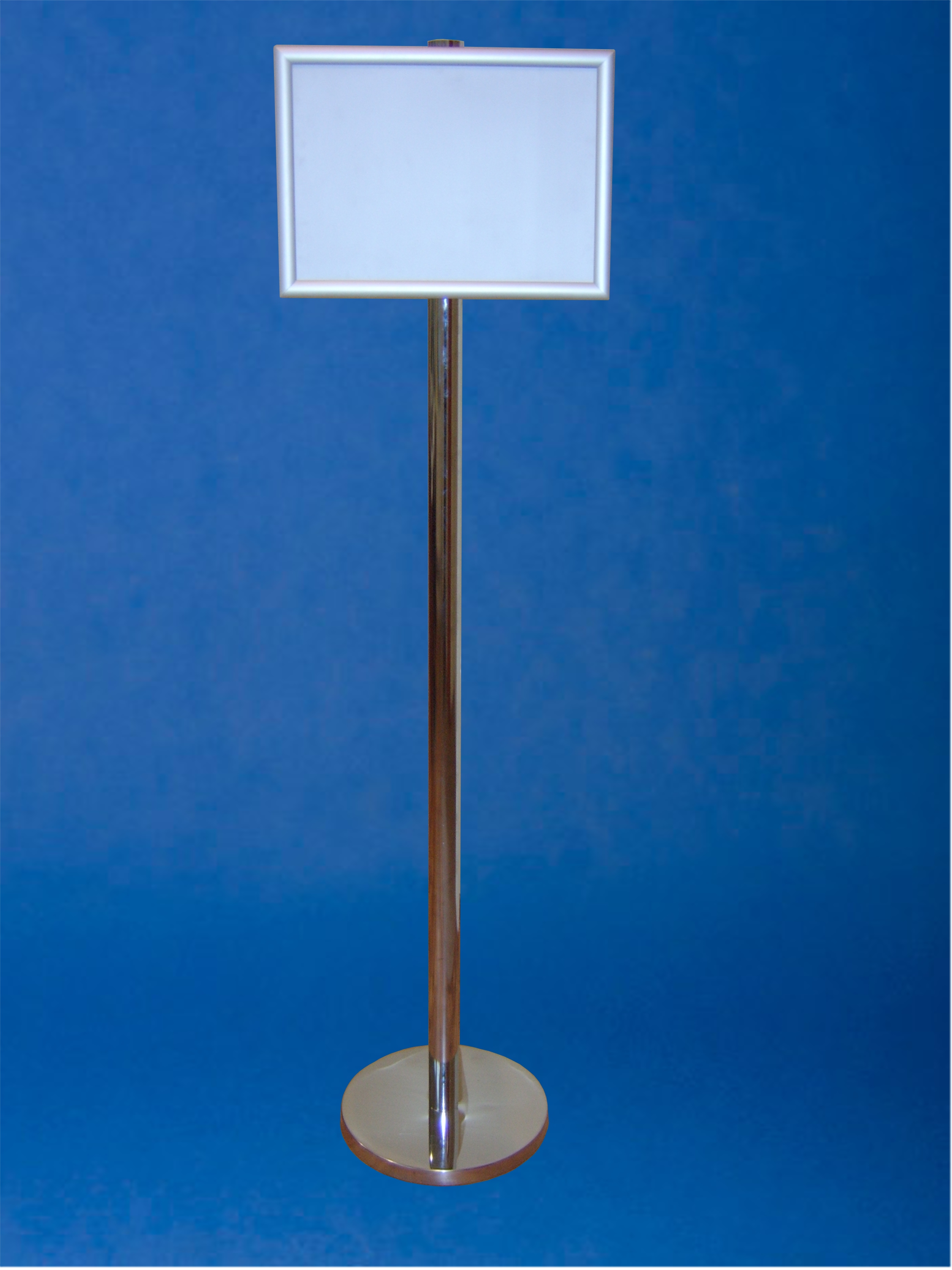 EXPOINT Informační stojan s kliprámem A3 a výškou 120 cm Název: Kliprám ostré rohy umístěný svisle