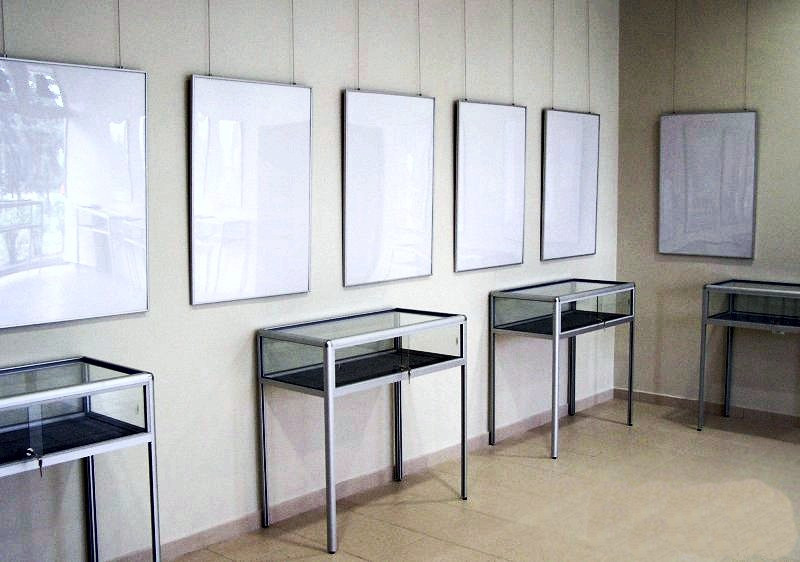 EXPOINT Výstavní vitrína stolová - kalené sklo Název: 80x40x70x25cm, kalené sklo