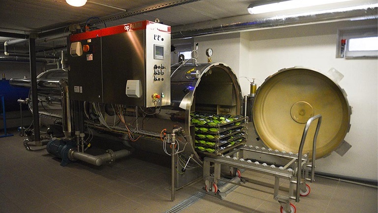 Lidovky.cz: Dva roky to zkoušel. Nyní má Petr Sogel patentovanou metodu, jak uchovávat jídlo i bez chemie