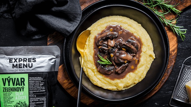 Houby na víně s krémovou polentou