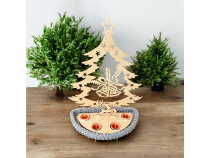 Adventní svícen s měnitelnými dekoracemi k obháčkování