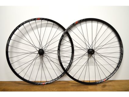 Set zapletených kolies Mach1/Shimano Boost 29”