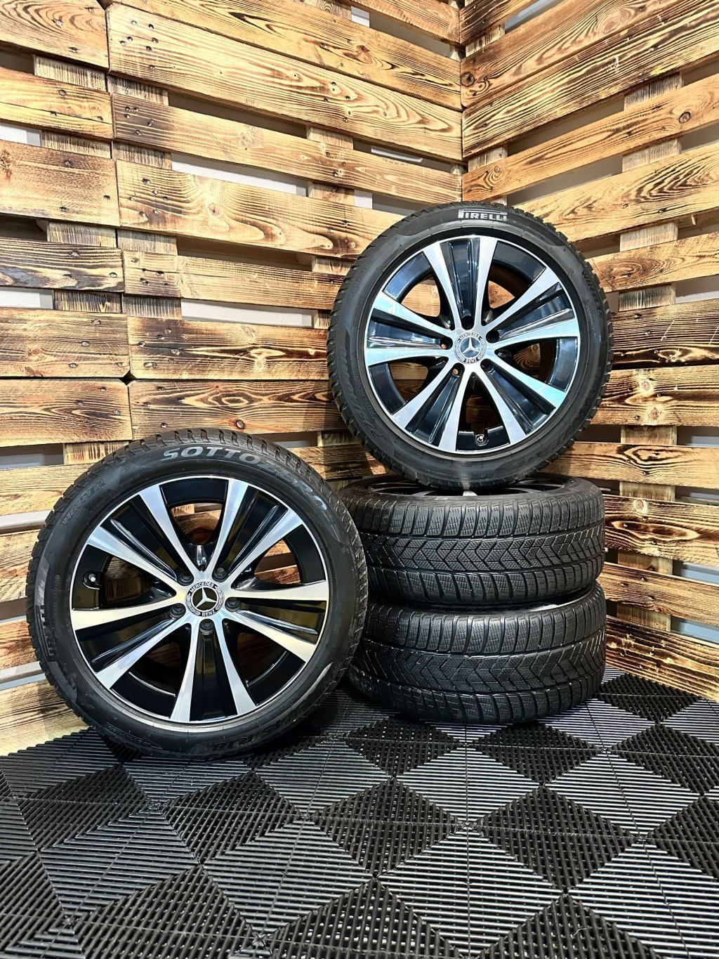 ZIMNÍ - Mercedes Benz třída E W213 - originální ALU disky 5x112 R18 (A2134015300, A2134013700) - sada 4 ks