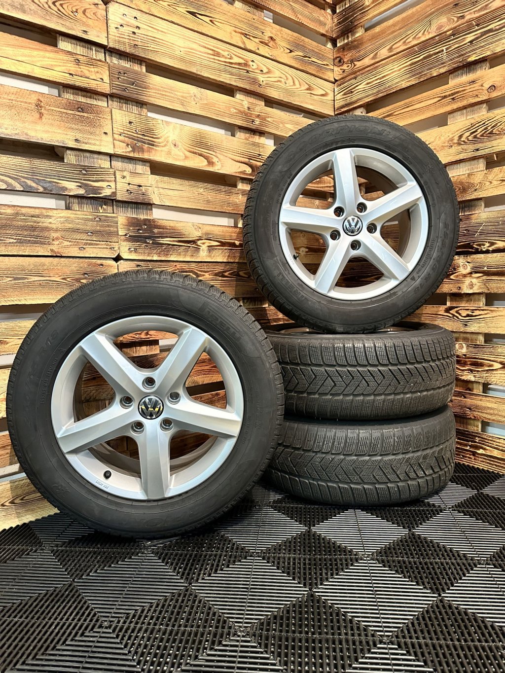 ZIMNÍ - VW Touareg II - originální ALU disky 5x130 R18 (7P0071498) - sada 4 ks