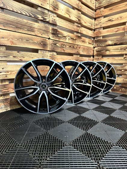 Mercedes Benz třída A (A35, A45) - W177, třída CLA - W118 - originální ALU disky AMG 5x112 R19 (A1774012000) - sada 4 ks