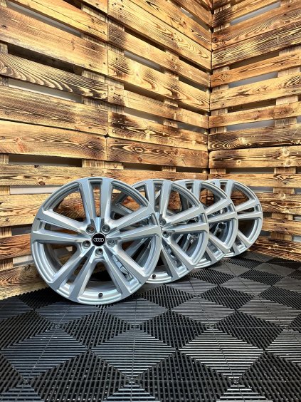 Audi Q7, SQ7 4M - originální ALU disky 5x112 R20 (4M0601025G) - sada 4 ks