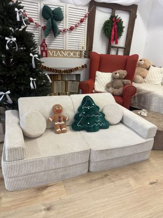 ✨ Keď sa spojí tvorivosť, rodina a Eyleen… V ateliéri talentovanej make-up artistky @micha.ella_art a fotografky...