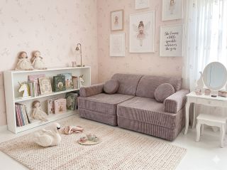 Malý svet plný nežnosti, fantázie a detských snov 💕 Miesto, kde sa číta rozprávka pred spaním, hrá čajový dýchánek a každý...