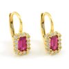 Náušnice zo žltého zlata so syntetickými zirkónmi a obdĺžnikovými rubínmi