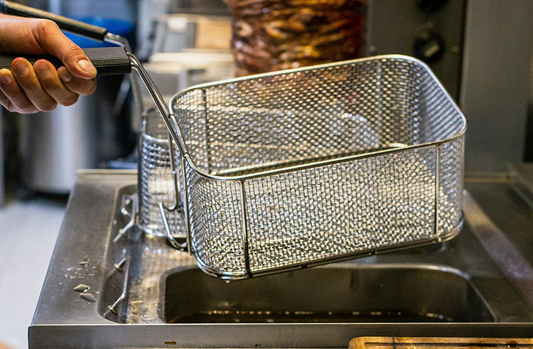 Jak snížit zápach z fritování a smažení?