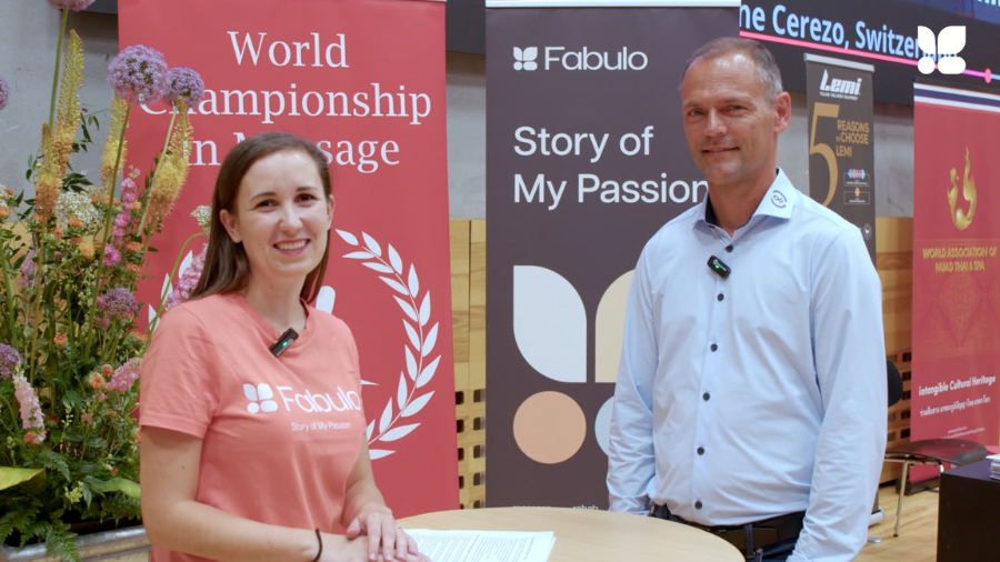 (VIDEO) Campionatele Mondiale de Masaj: Un loc unde comunitatea, cunoașterea și pasiunea se întâlnesc – Interviu cu Jeppe Tengbjerg