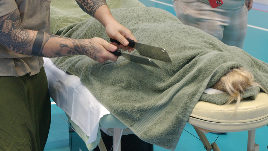 Masáž sekáčikmi: Inšpirácia od Dominika Horu