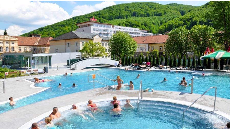 Prechádzka po kúpeľoch západného Slovenska