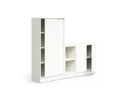 Uzamykateľná skriňa QBUS + 2 otvorené priehradky, so soklom, 1636x2000x420 mm, biela