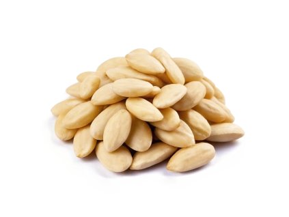 Hromádka loupaných mandlí