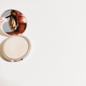 Víte, jaký je rozdíl make-upem či BB creamem? A který z nich bude vaší pleti nejlépe sedět?