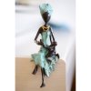 Fair trade kovová soška matky s dítětem z Burkiny Faso, 20 cm