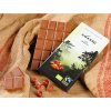 Fairtrade bio mléčná čokoláda Amarrú s celými lískovými oříšky, 100 g