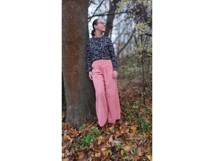 Široké kalhoty z hrubšího manšestru s kapsami