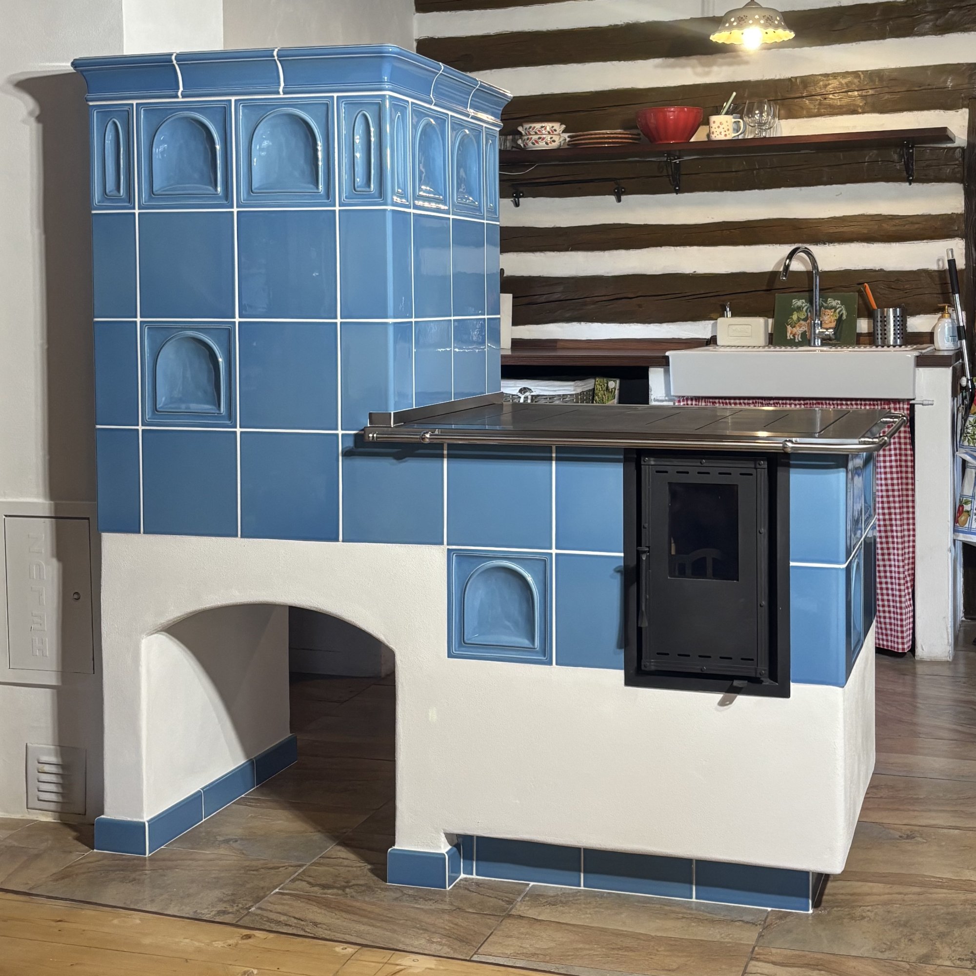 Kachľový sporák: Ideálne riešenie pre chalupy a nezávislosť