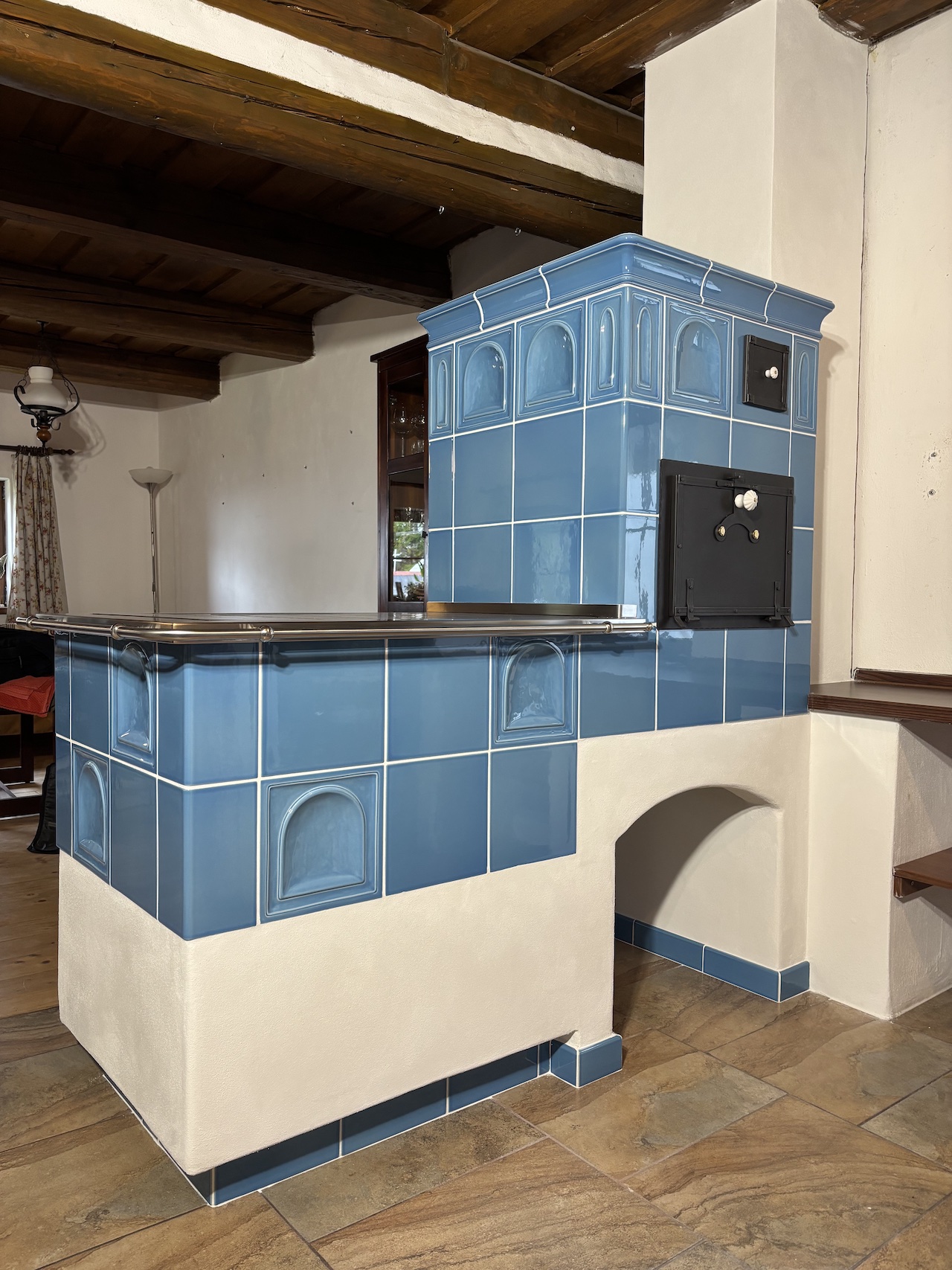 Kachľový sporák, modrá keramika