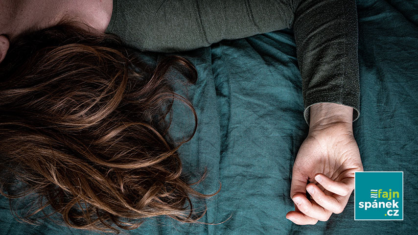 Máte problém s usínáním? Díky metodě Andrewa Weila budete spát za 60 sekund