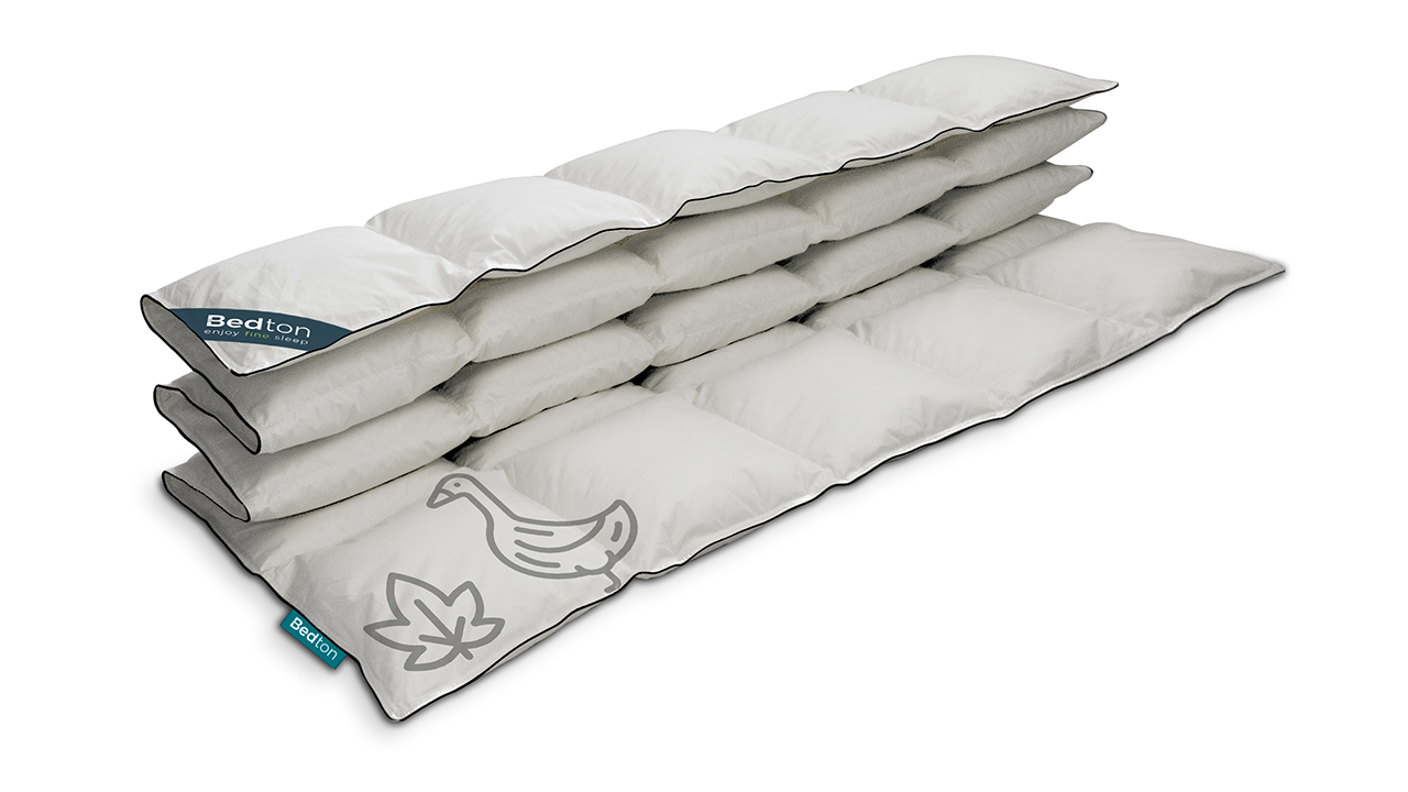 BEDTON C-DUR celoroční přikrývka z husího peří Rozměry: 140x200 cm, Odstín sypkoviny: SLONOVÁ KOST, Odstín lemovky: BÍLÁ • 60% prachové peří / 40% pírka