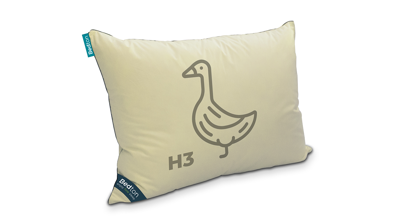 BEDTON A-DUR MEDIUM polštář z husího peří Rozměry: 40x60 cm, Odstín sypkoviny: SLONOVÁ KOST, Odstín lemovky: BÍLÁ 90% prachové peří / 10% pírka