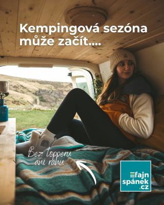 Karimatka do auta? Ne, ne, ne. 😅 Karimatka je možná fajn na mech v lese. Ale tvrdá podlaha kufru je úplně jiná kategorie....