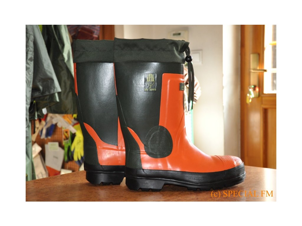 protiporezove holinky zimni