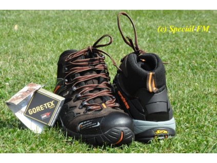 kotnikova pracovni trekova obuv api gore tex