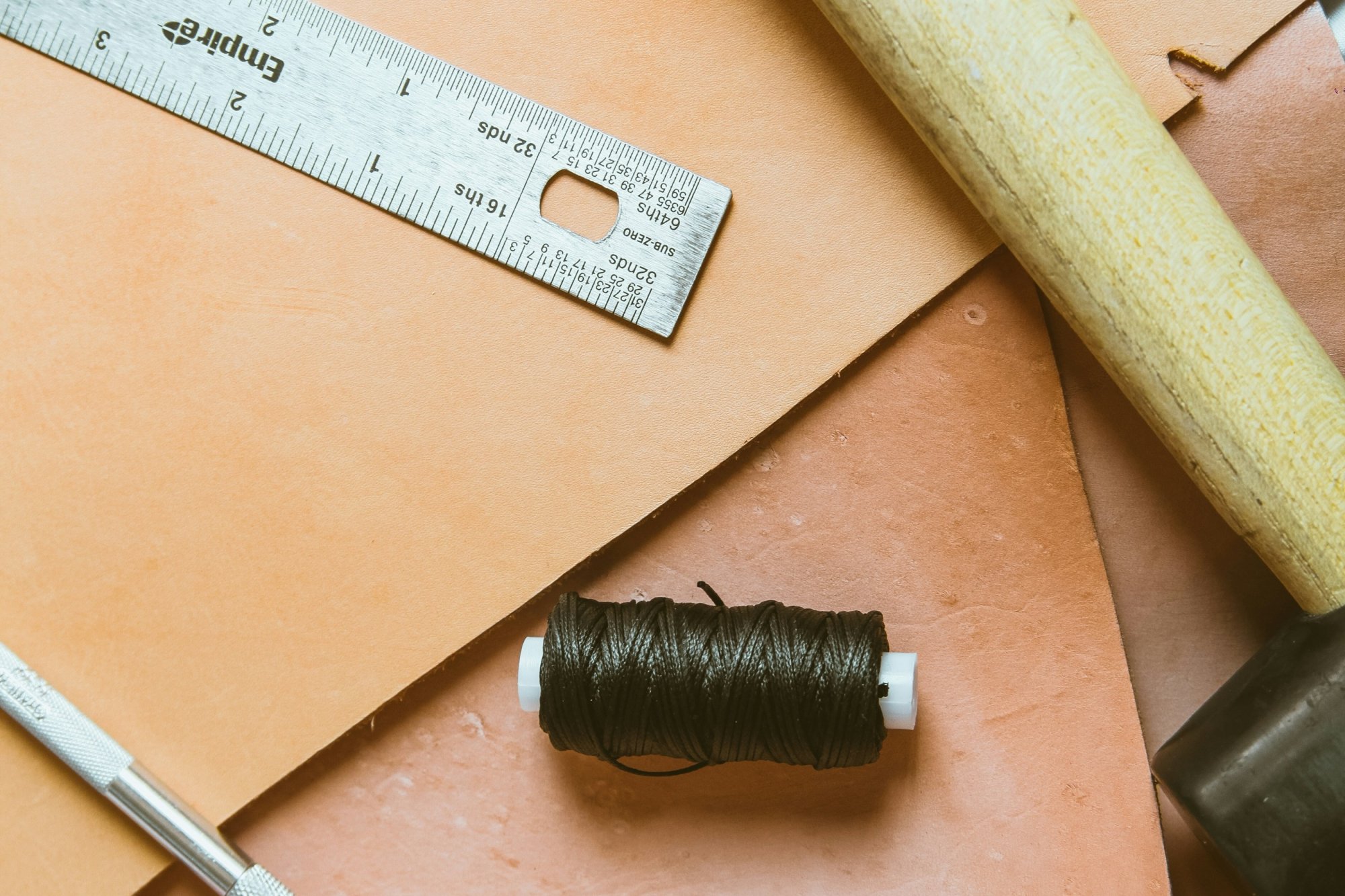 Kůže, která trvá. A kůže, která jen vypadá, že by mohla