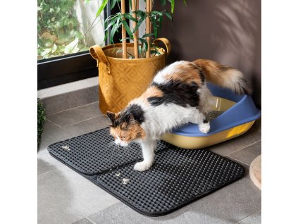 2751335 7 kobercek pred toaletu pre macky clikatt innovagoods cierna