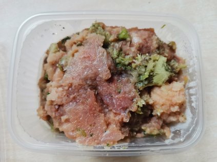 Kuře s lososem a brokolicí (Kuracie mäso s lososom a brokolicou) 100g